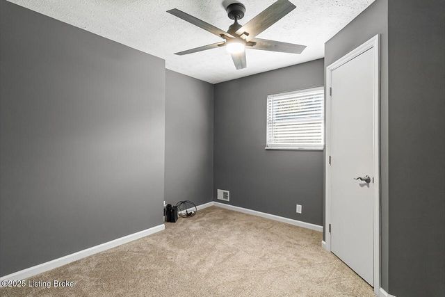 605 Glen Ct, Louisville, KY 40207