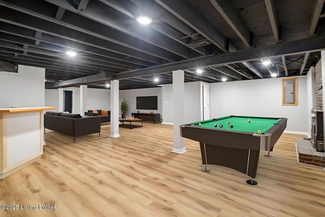 605 Glen Ct, Louisville, KY 40207