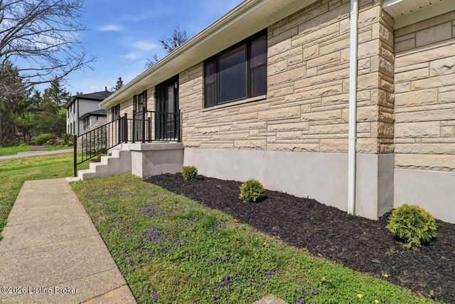 605 Glen Ct, Louisville, KY 40207