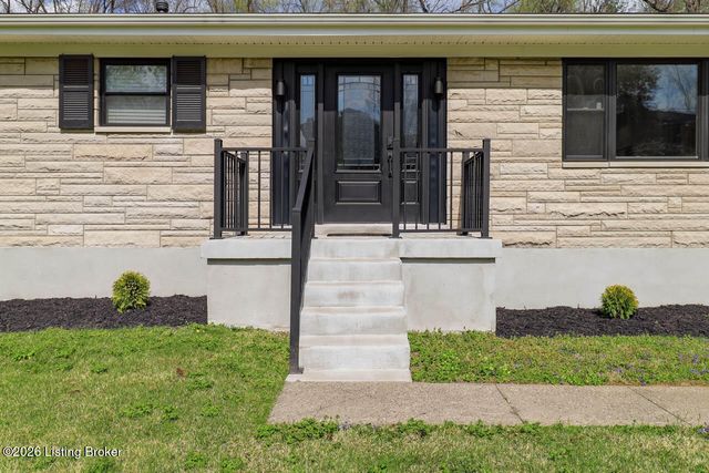 605 Glen Ct, Louisville, KY 40207