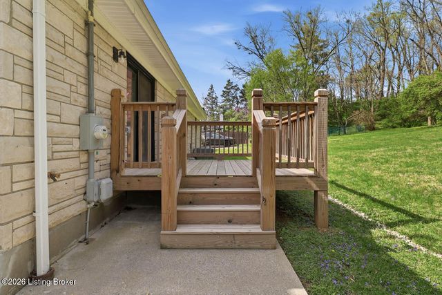 605 Glen Ct, Louisville, KY 40207