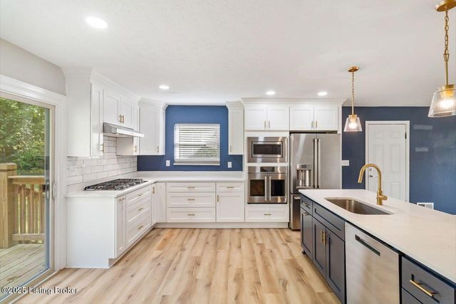 605 Glen Ct, Louisville, KY 40207