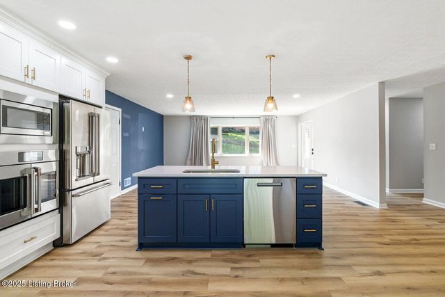 605 Glen Ct, Louisville, KY 40207