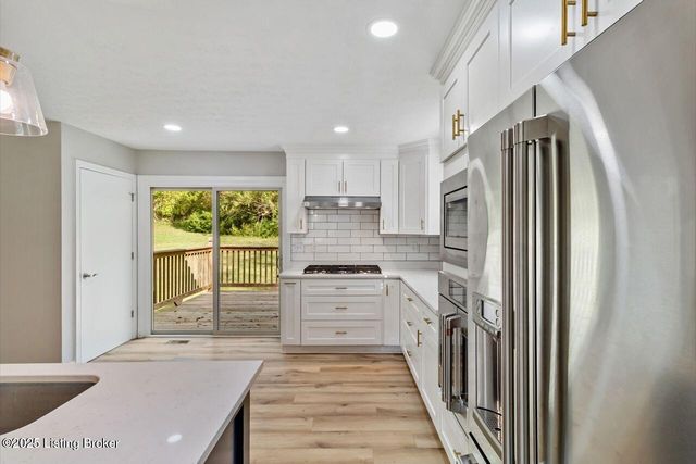 605 Glen Ct, Louisville, KY 40207