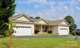 34 Duncan Road, Flat Rock, NC 28731