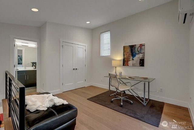 1507 Lakeview Blvd E, Seattle, WA 98102