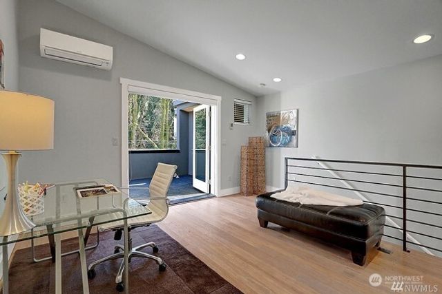 1507 Lakeview Blvd E, Seattle, WA 98102