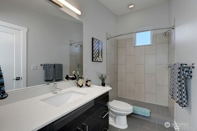 1507 Lakeview Blvd E, Seattle, WA 98102