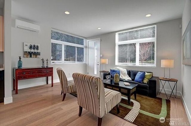 1507 Lakeview Blvd E, Seattle, WA 98102