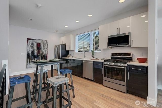 1507 Lakeview Blvd E, Seattle, WA 98102