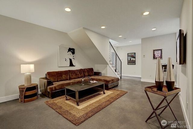 1507 Lakeview Blvd E, Seattle, WA 98102