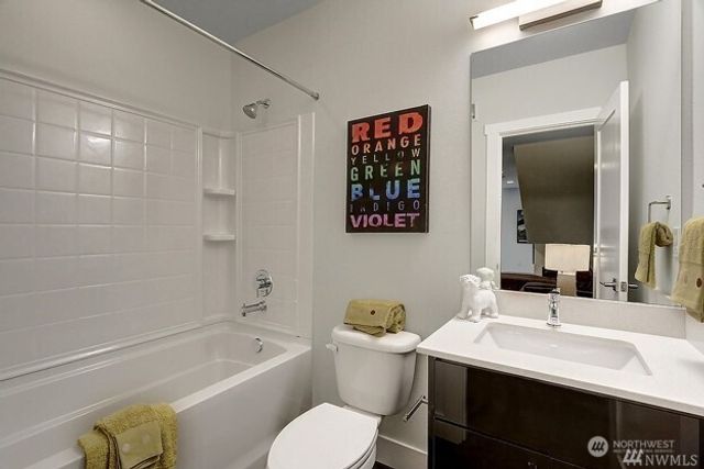1507 Lakeview Blvd E, Seattle, WA 98102