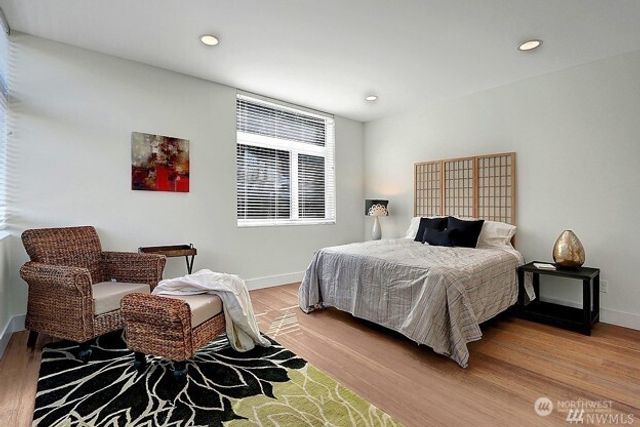 1507 Lakeview Blvd E, Seattle, WA 98102