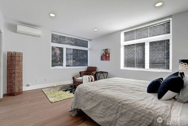 1507 Lakeview Blvd E, Seattle, WA 98102
