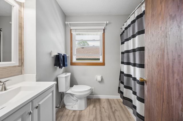 1618 Mclean Avenue, Saint Paul, MN 55106