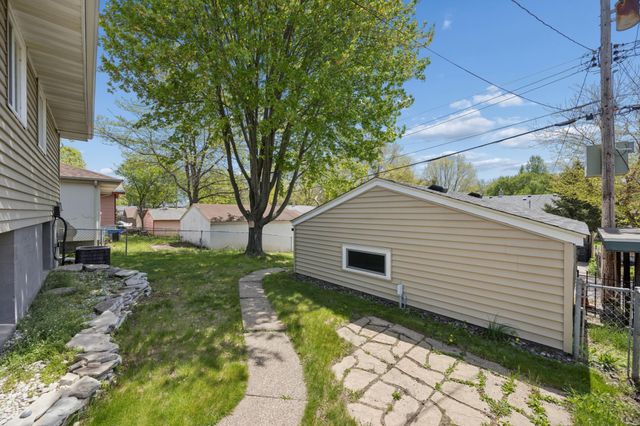 1618 Mclean Avenue, Saint Paul, MN 55106