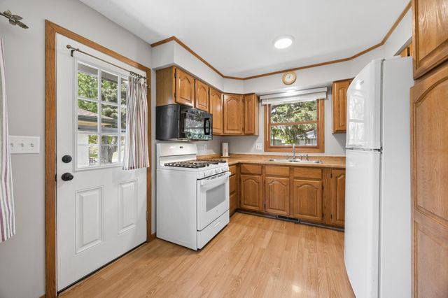 1618 Mclean Avenue, Saint Paul, MN 55106