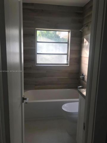 511 E 27th St, Hialeah, FL 33013