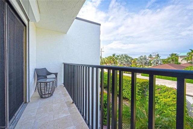 1080 6th ST S, Naples, FL 34102