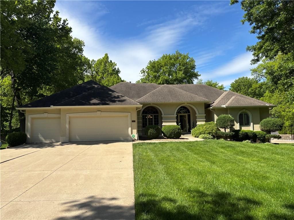 3431 NW Pink Hill Circle, Blue Springs, MO 64015