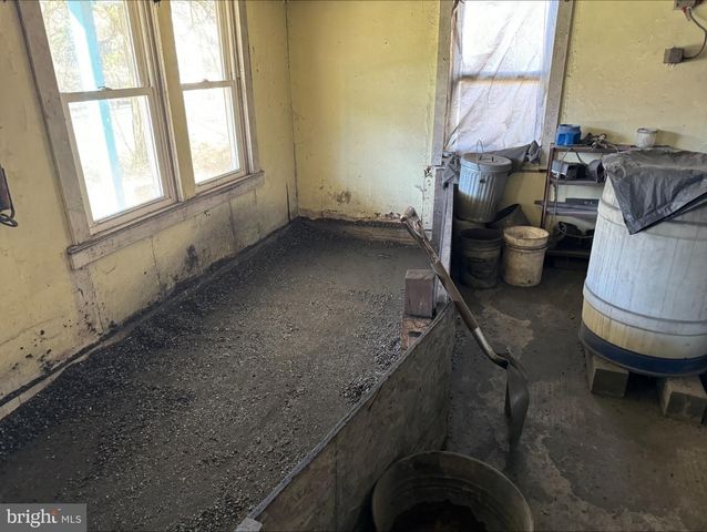 690 HIGH RD, Ashland, PA 17921