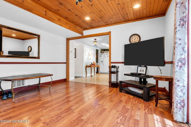 22 Sabina Terrace, Freehold, NJ 07728