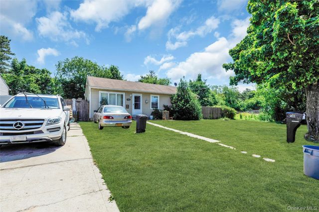 903 Provost Avenue, Bellport, NY 11713