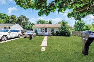 903 Provost Avenue, Bellport, NY 11713