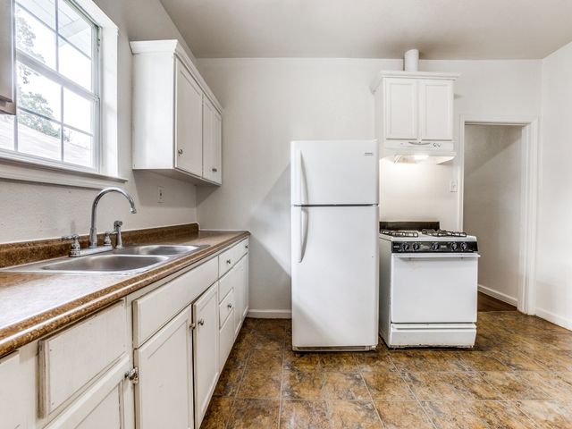 1628 Poplar Street, Dallas, TX 75215