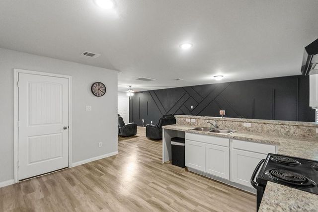 1800 Thompson Street, La Marque, TX 77568