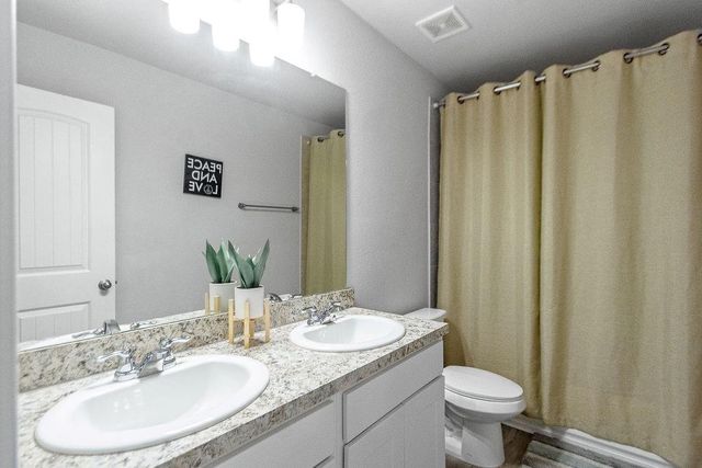 1800 Thompson Street, La Marque, TX 77568