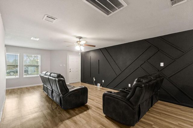 1800 Thompson Street, La Marque, TX 77568