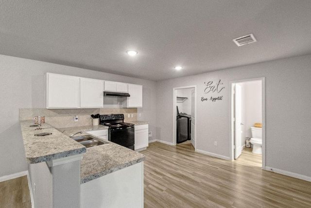 1800 Thompson Street, La Marque, TX 77568