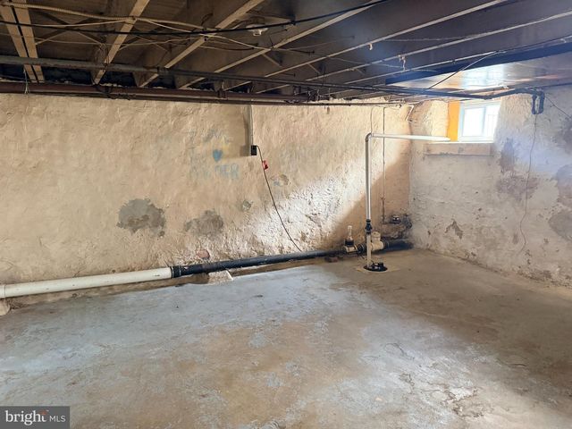 914 MARSHALL, Sharon Hill, PA 19079