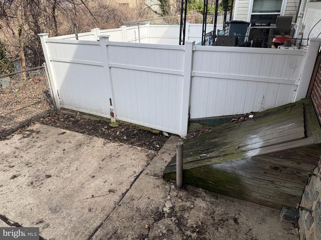 914 MARSHALL, Sharon Hill, PA 19079