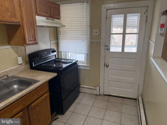 914 MARSHALL, Sharon Hill, PA 19079