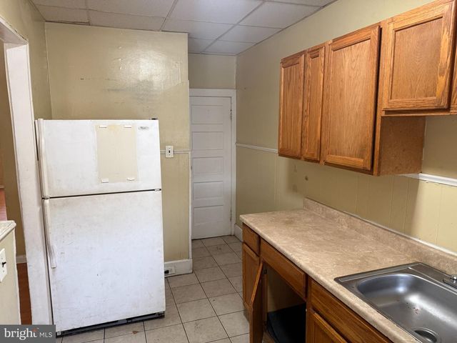 914 MARSHALL, Sharon Hill, PA 19079