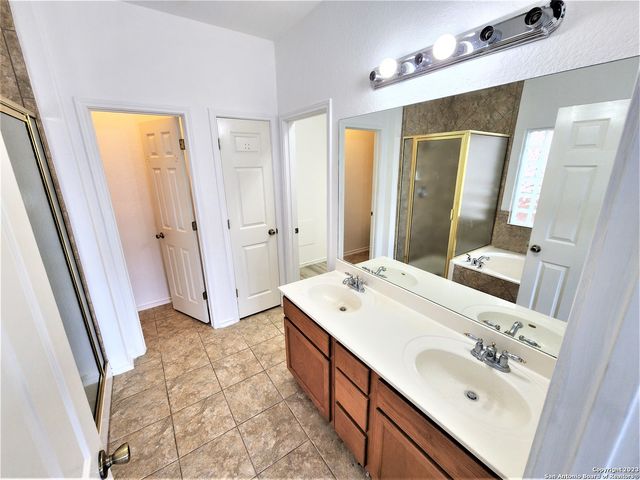 511 FIVE SPOT, San Antonio, TX 78245