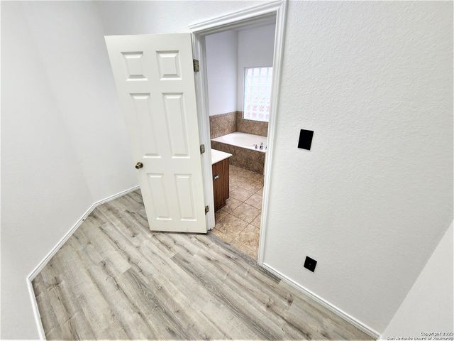 511 FIVE SPOT, San Antonio, TX 78245