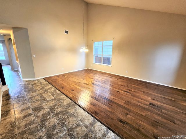 511 FIVE SPOT, San Antonio, TX 78245