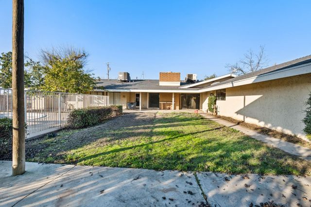 14721 E Tulare Avenue, Sanger, CA 93657