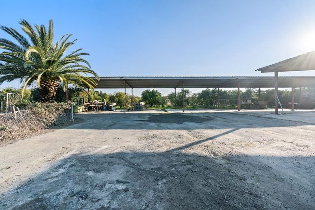 14721 E Tulare Avenue, Sanger, CA 93657