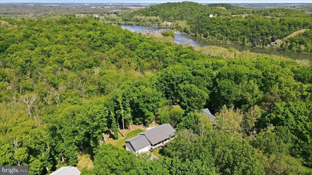 153 CHRISSYS CIR, Harpers Ferry, WV 25425