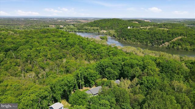153 CHRISSYS CIR, Harpers Ferry, WV 25425