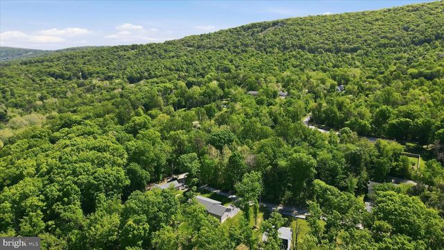 153 CHRISSYS CIR, Harpers Ferry, WV 25425