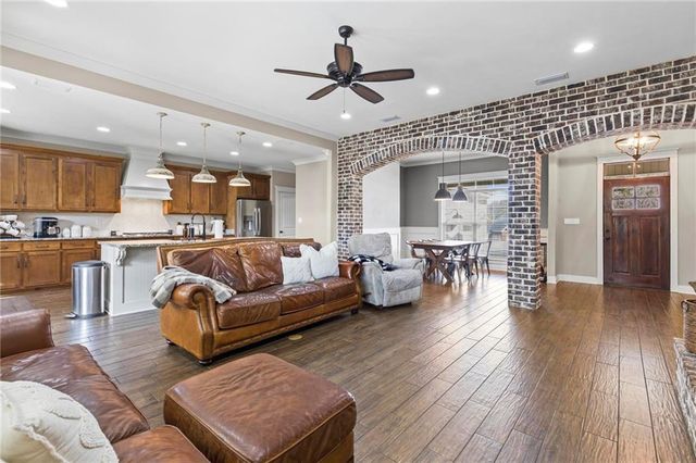 3643 Willow Walk Drive, Saraland, AL 36571