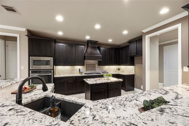 10323 Millcreek Manor Lane, Cypress, TX 77433