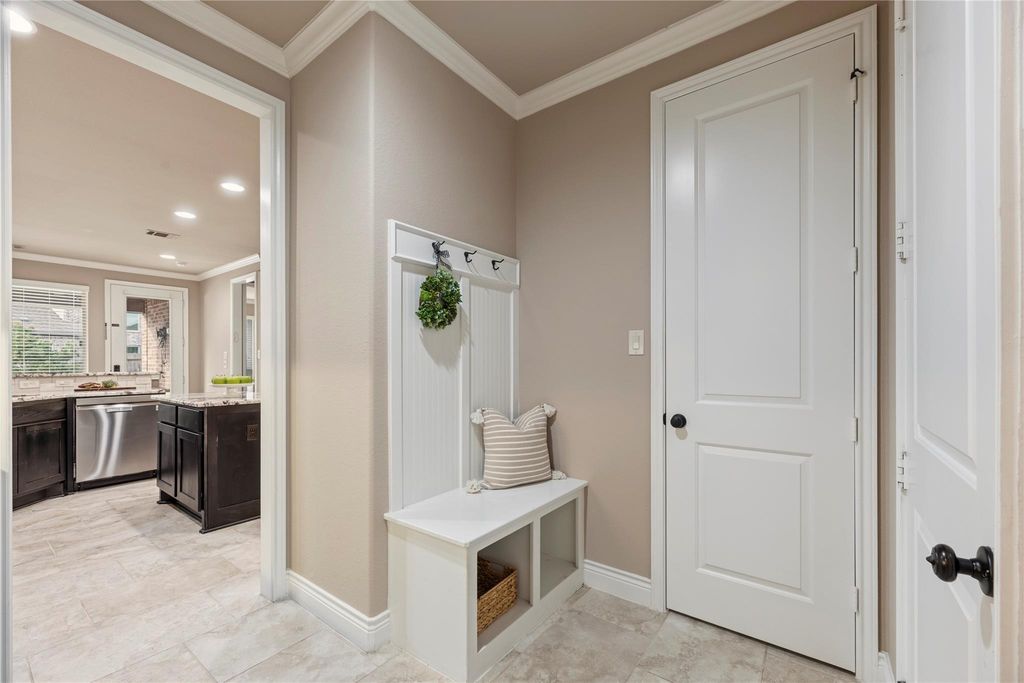 Image 16 of property listing at 10323 Millcreek Manor Lane, Cypress, TX 77433