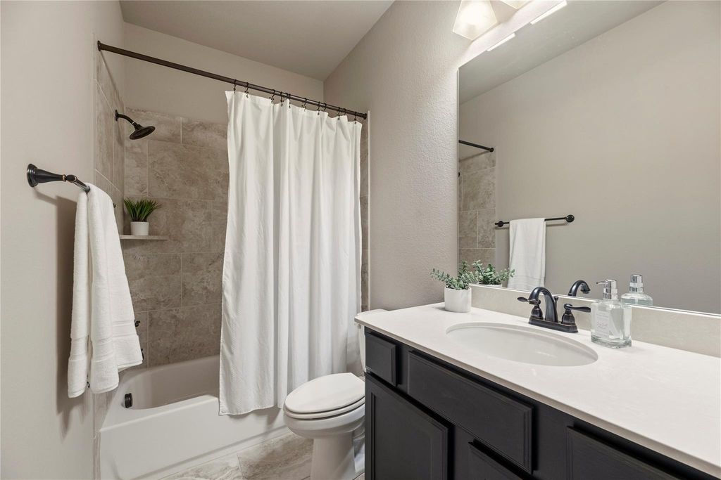 Image 34 of property listing at 10323 Millcreek Manor Lane, Cypress, TX 77433