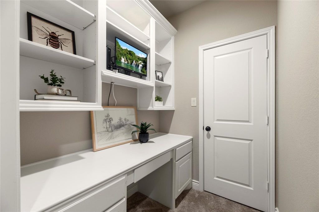 Image 35 of property listing at 10323 Millcreek Manor Lane, Cypress, TX 77433